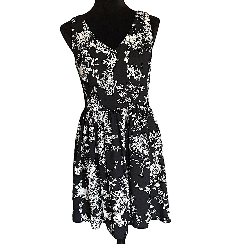 Mac + Jac Black and White Floral Sleeveless Midi Dress
